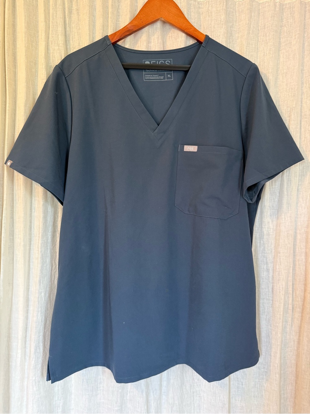 Figs women’s Catarina one-pocket scrub top